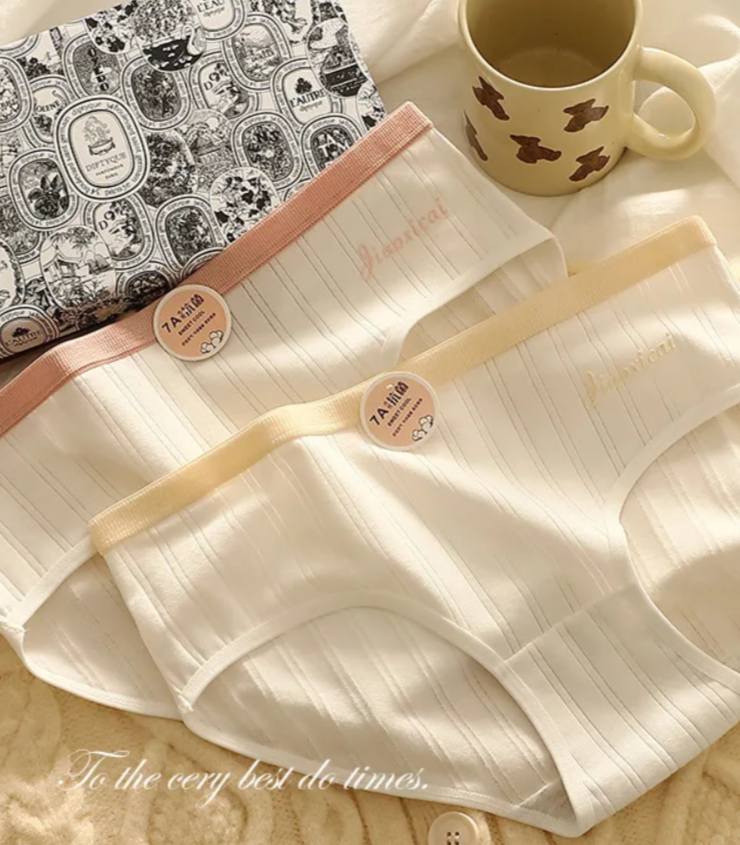 Women's simple mid-rise cotton panties